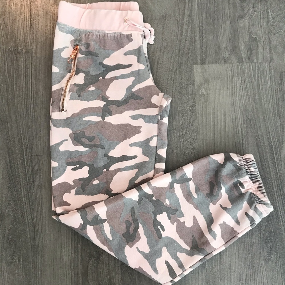 Kings of Cole pink camo sweatpants size medium